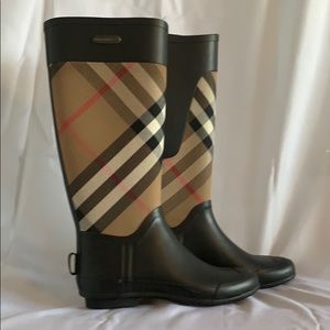 Burberry Rain Boots Never Worn